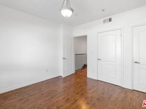 5633 Carlton Way 203, Los Angeles CA 90028