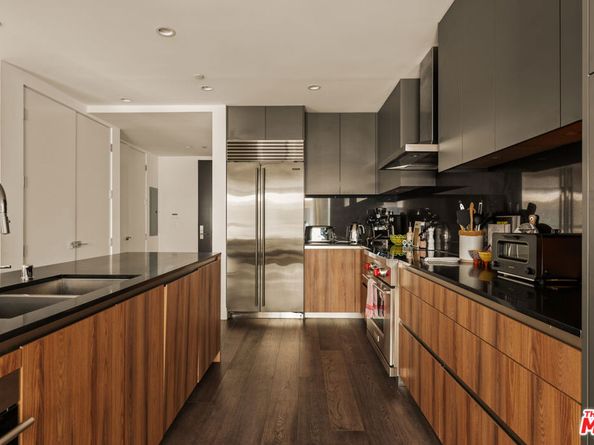 728 N Sweetzer Avenue 212, West Hollywood CA 90069