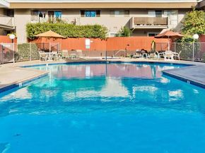 11120 Queensland Street C26, Los Angeles CA 90034