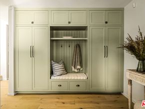 327 E Rustic Road, Santa Monica CA 90402