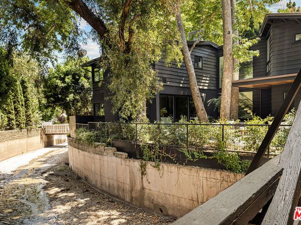 327 E Rustic Road, Santa Monica CA 90402