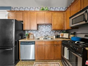 6938 Laurel Canyon Boulevard 310, North Hollywood CA 91605