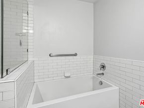 5625 Cambridge Way 204, Culver City CA 90230