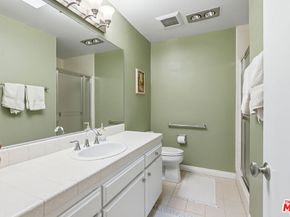 5625 Cambridge Way 204, Culver City CA 90230