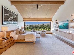 859 Woodacres Road, Santa Monica CA 90402