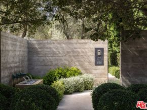 859 Woodacres Road, Santa Monica CA 90402