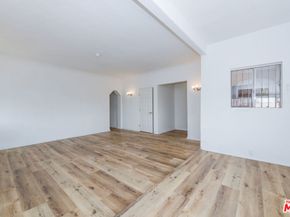 527 N Cummings Street, Los Angeles CA 90033
