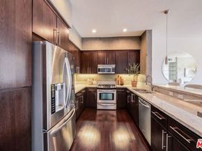 10878 Bloomfield Street 406, Toluca Lake CA 91602
