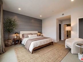 10878 Bloomfield Street 406, Toluca Lake CA 91602