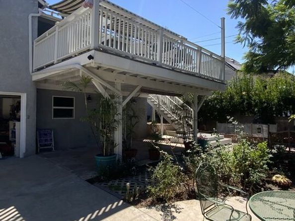 535 Woodbury Road, Glendale CA 91206
