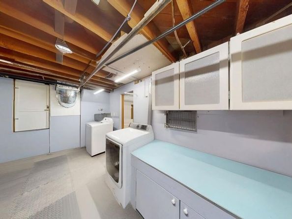 535 Woodbury Road, Glendale CA 91206