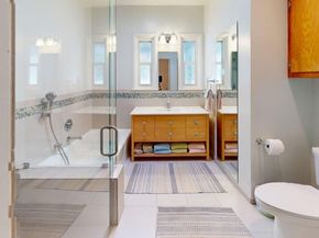 535 Woodbury Road, Glendale CA 91206