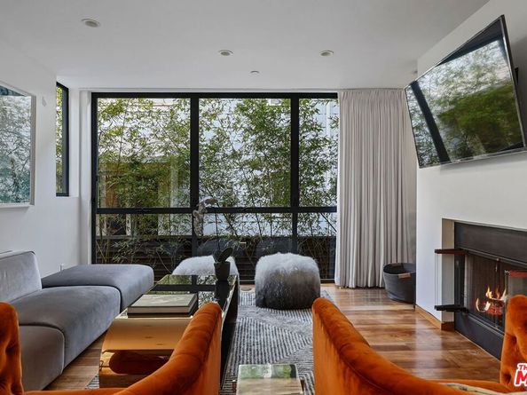 7 Vicente Terrace, Santa Monica CA 90401