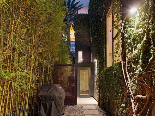 7 Vicente Terrace, Santa Monica CA 90401