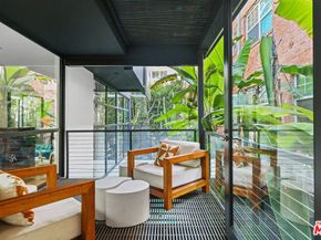 7 Vicente Terrace, Santa Monica CA 90401