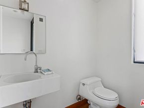 7 Vicente Terrace, Santa Monica CA 90401