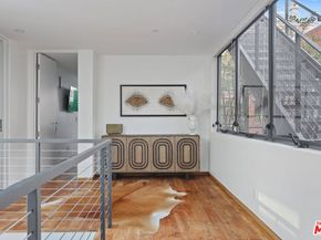 7 Vicente Terrace, Santa Monica CA 90401