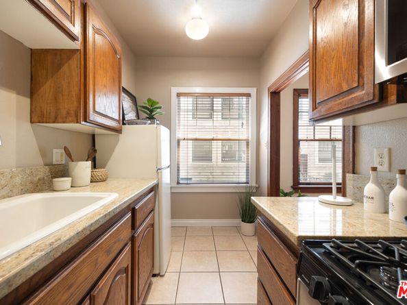 2121 James M Wood Boulevard 120, Los Angeles CA 90006
