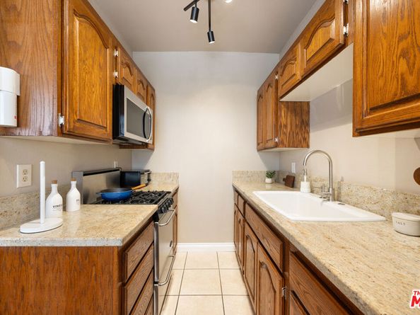 2121 James M Wood Boulevard 120, Los Angeles CA 90006