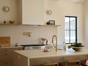 7841 Stewart Avenue, Los Angeles CA 90045