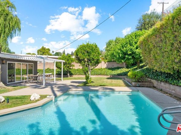 22946 Brenford Street, Woodland Hills CA 91364