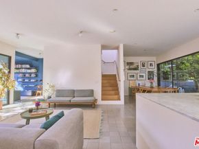 906 Superba Avenue, Venice CA 90291