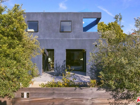 906 Superba Avenue, Venice CA 90291