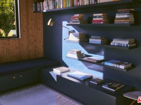 906 Superba Avenue, Venice CA 90291