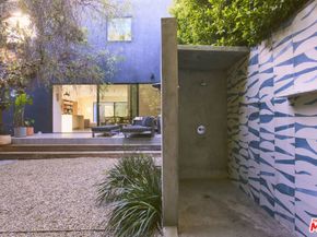 906 Superba Avenue, Venice CA 90291