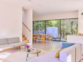 906 Superba Avenue, Venice CA 90291