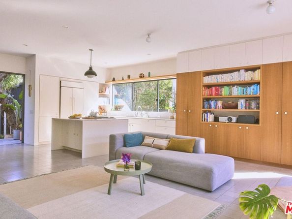 906 Superba Avenue, Venice CA 90291