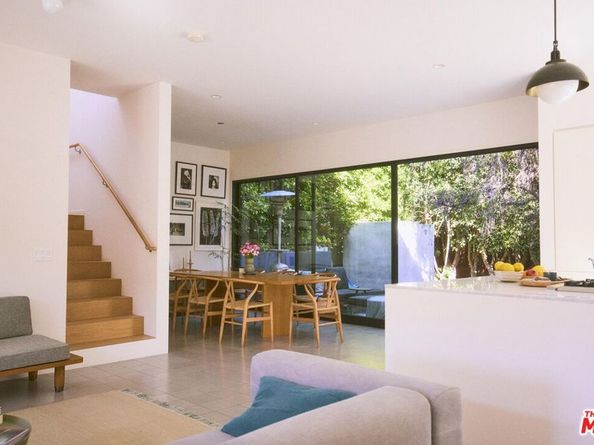 906 Superba Avenue, Venice CA 90291