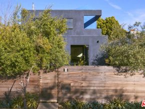 906 Superba Avenue, Venice CA 90291