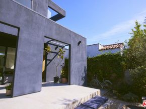 906 Superba Avenue, Venice CA 90291