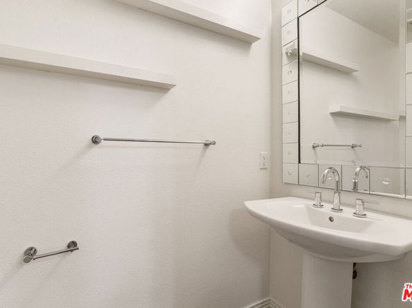 4050 Glencoe Avenue 214, Marina Del Rey CA 90292