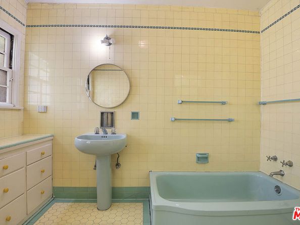 613 N Detroit Street, Los Angeles CA 90036