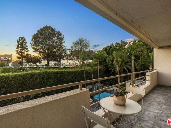 1131 Alta Loma Road 415, West Hollywood CA 90069