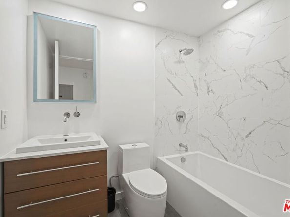 6 Voyage Street 108, Marina Del Rey CA 90292