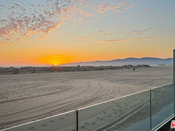6 Voyage Street 108, Marina Del Rey CA 90292
