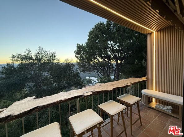 2345 Roscomare Road 308, Los Angeles CA 90077