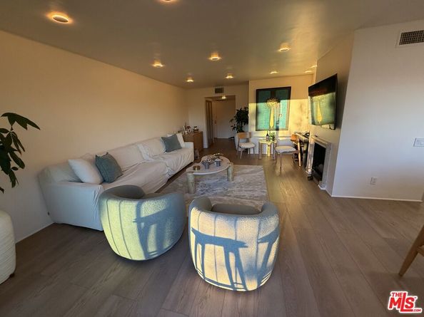 2345 Roscomare Road 308, Los Angeles CA 90077