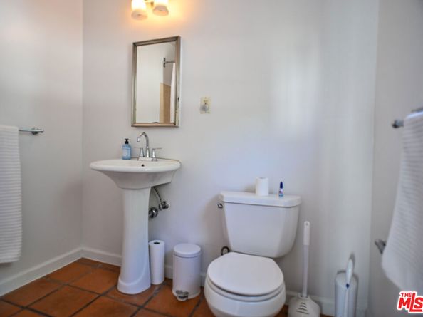 6104 Winans Drive, Los Angeles CA 90068