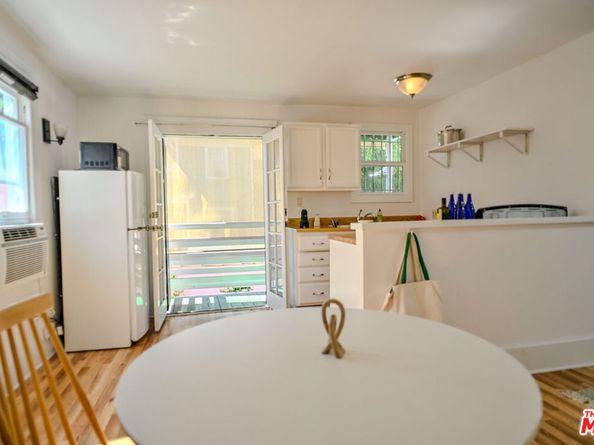 6104 Winans Drive, Los Angeles CA 90068