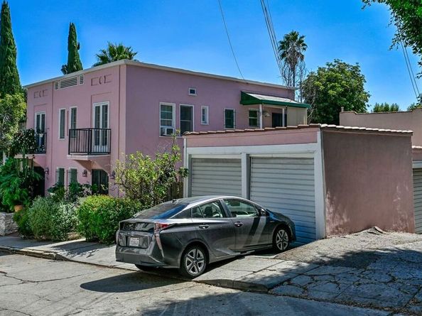 6104 Winans Drive, Los Angeles CA 90068