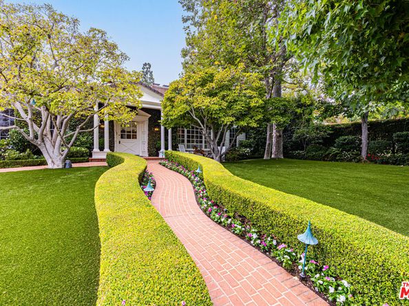 1417 Capri Drive, Pacific Palisades CA 90272