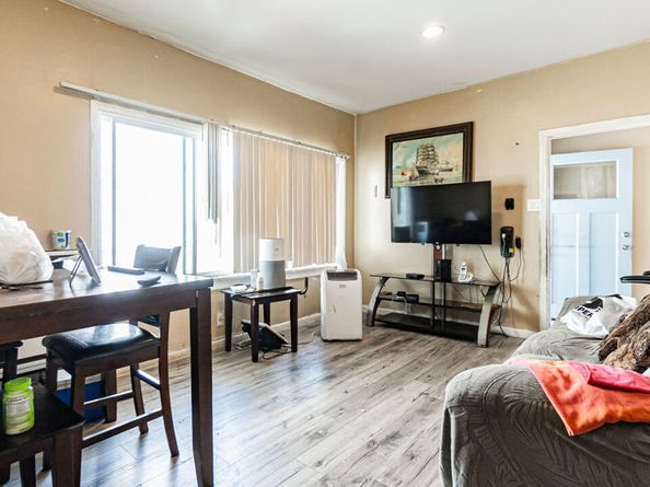 1559 W 49th Street, Los Angeles CA 90062