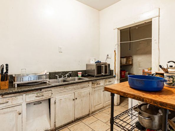 1559 W 49th Street, Los Angeles CA 90062