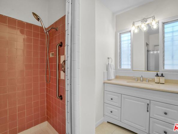 5248 Parkglen Avenue, Los Angeles CA 90043