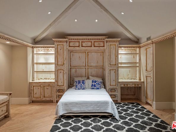 7160 Dume Drive, Malibu CA 90265