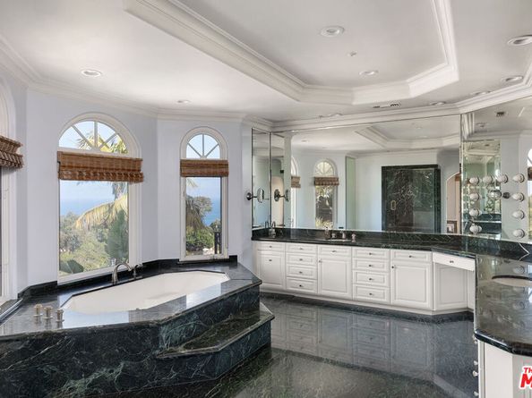 7160 Dume Drive, Malibu CA 90265